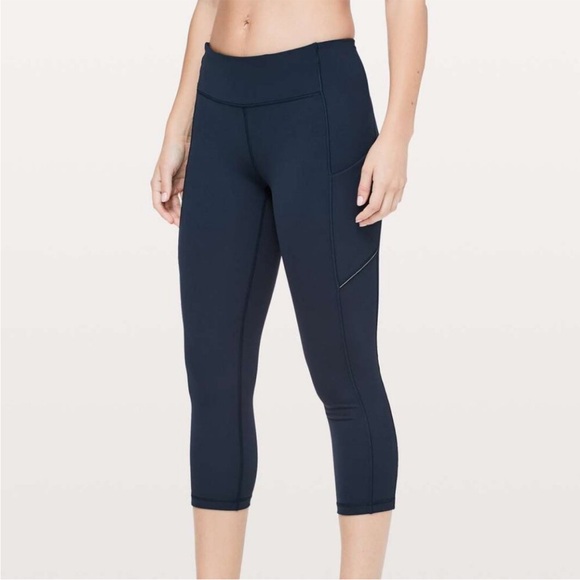 Lululemon True Navy Speed Up Crop *23" Size 10 - Picture 1 of 5